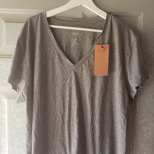 Girlfriend collective v neck tee